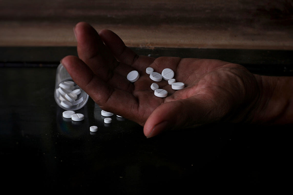 opioid-addiction-symptoms-and-early-warning-signs-of-opioid-addiction